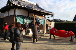 平賀神楽獅子保存会による稲倉神社への獅子舞奉納です