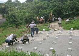 7月22日にデッキ基礎の土間コンクリートが打設されました