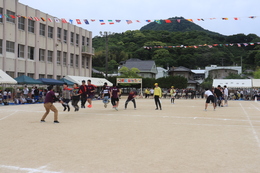 大縄跳び(ホームページ委員会撮影) 大縄跳び