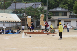 障害物リレー(ホームページ委員会撮影) 障害物リレー