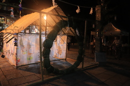 拝殿 茅の輪くぐり(ホームページ委員会撮影) 拝殿 茅の輪くぐり