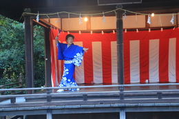 鬼無桃太郎会新舞踊(ホームページ委員会撮影) 鬼無桃太郎会新舞踊