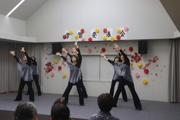 ステップ体操(ホームページ委員会撮影) ステップ体操