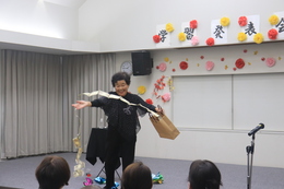 やさしい奇術(ホームページ委員会撮影) やさしい奇術