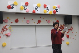 ひまわりカラオケ愛好会(ホームページ委員会撮影) ひまわりカラオケ愛好会