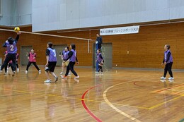 さわやかレディースバレーボール(香西体育協会撮影) さわやかレディースバレーボール