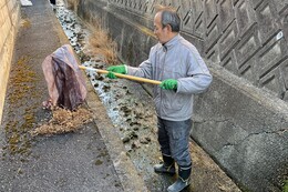 ����k�������H