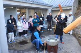 �S���Q���̖݂��̌�