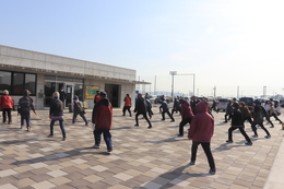 ���W�I�̑��ƃX�g���b�`