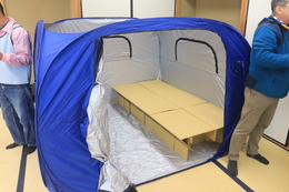 �e���g�ƃ_���{�[���x�b�h